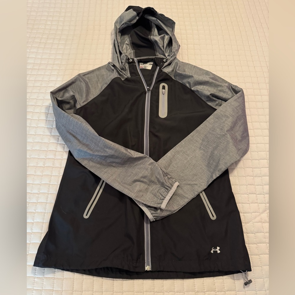 nder Armour lightweight semi-fitted heatgear jacket